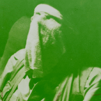 Uitsnede uit een foto uit Auf dem Flug nach Amerika van Joseph Beuys