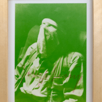 De ingelijste foto met signatuur uit Auf dem Flug nach Amerika van Joseph Beuys